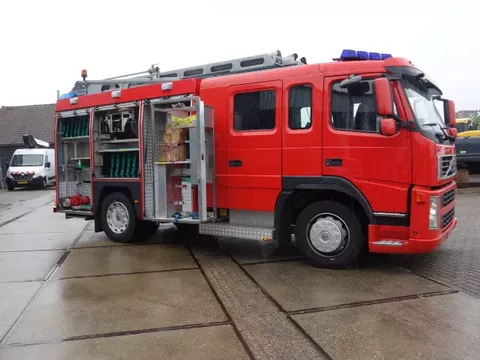 Volvo -330 2000 LITER WATER TANK KRONEBURGPUMP